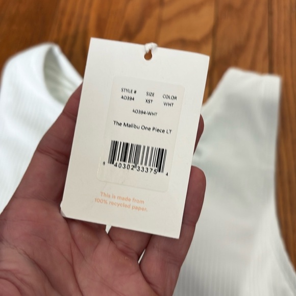 Andie Swim The Malibu One Piece LT Ribbed White size XS tall NWT flaw - Picture 4 of 8